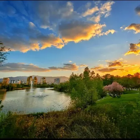 公寓 Sunny Maria Near Airport, Druzhba District *